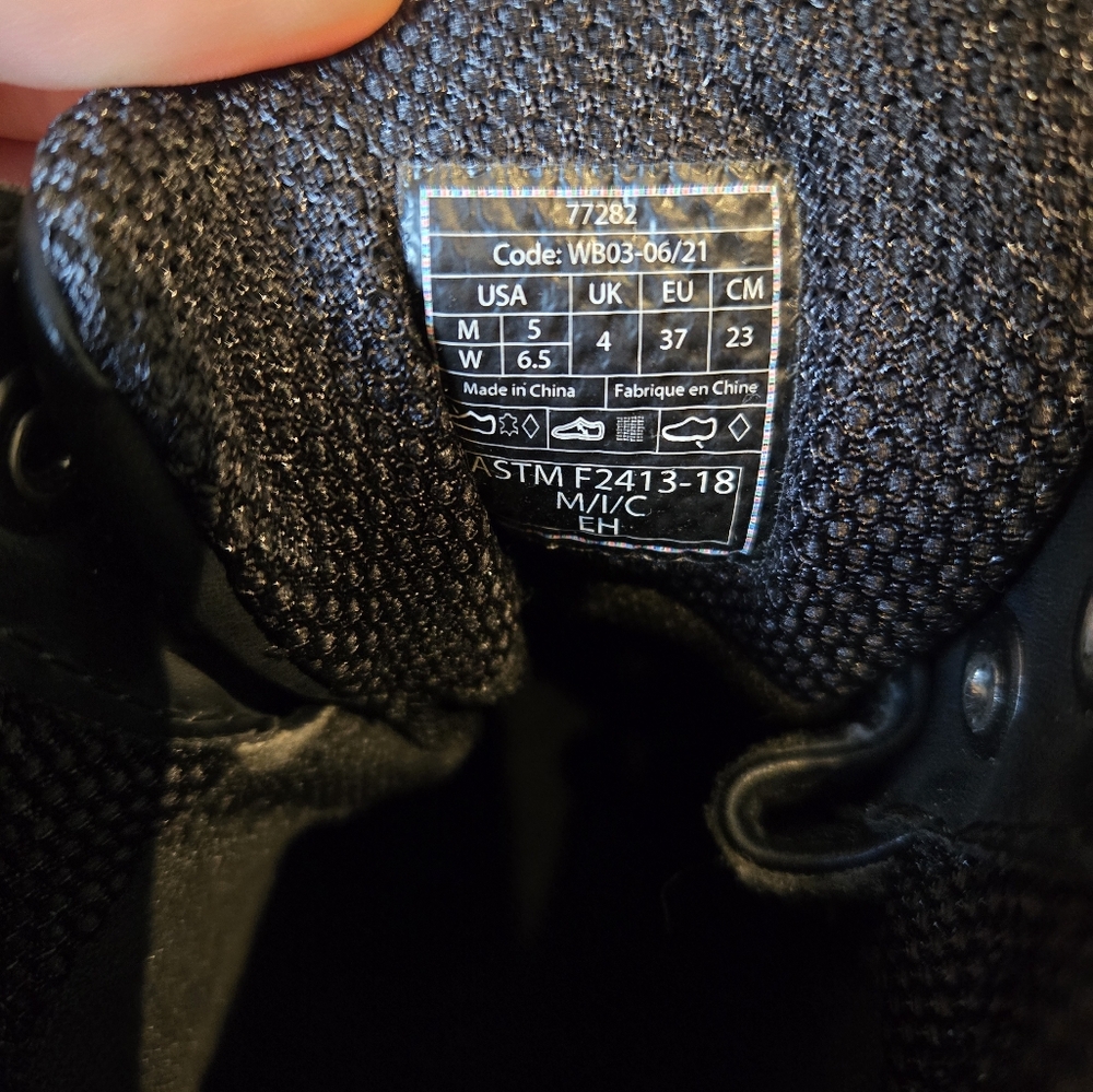 Waterproof Boots - Picture 5 of 6